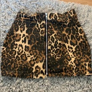 Cheetah skirt zipper front